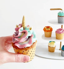 Indlæs billede til gallerivisning Bestil enhjørningcupcakes/ Unicorn cupcakes fra Snirkleriet