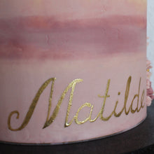 Indlæs billede til gallerivisning Bestil en flot enhjørning kage med navn. Afhentes i Århus hos Snirkleriet