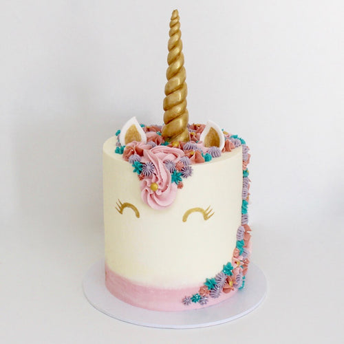 Bestil en kage fra Snirkleriets farverig og magisk regnbue- og enhjørningkollektion.